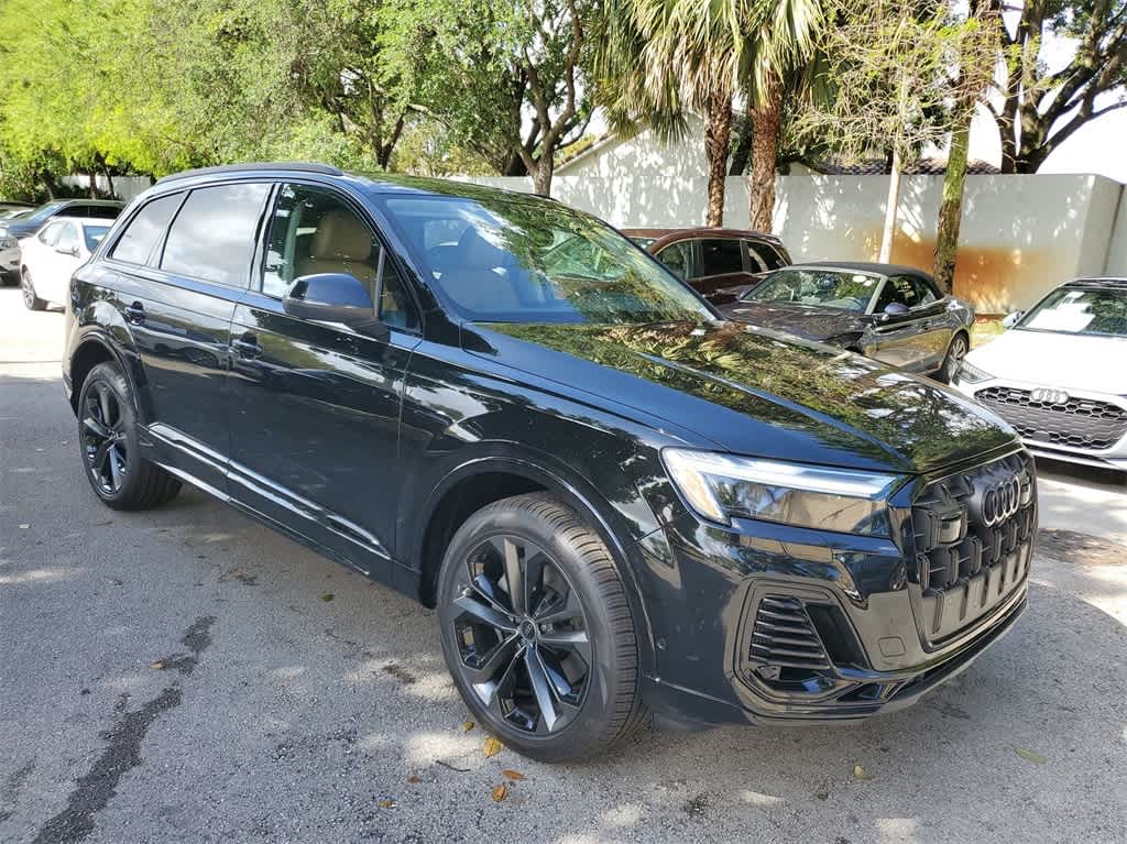 2025 Audi Q7 55 Premium Plus photo 2