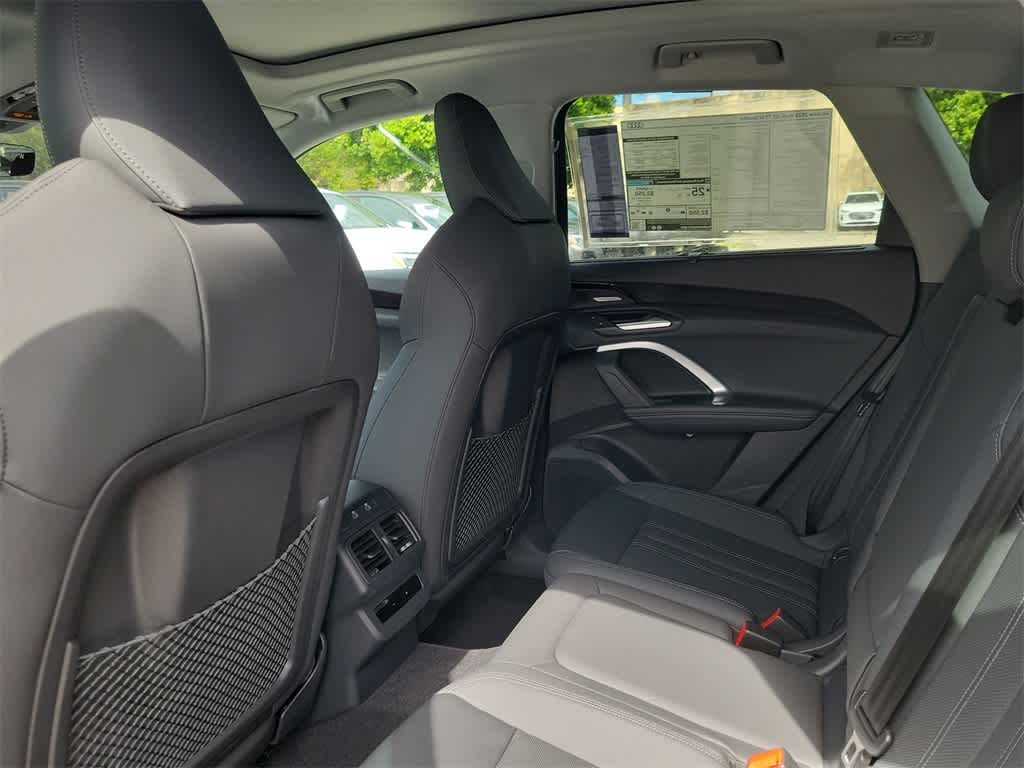 Thumbnail: 2025 Audi Q5 - 12