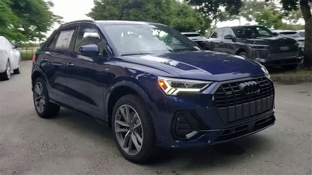 Thumbnail: 2025 Audi Q3 - 2