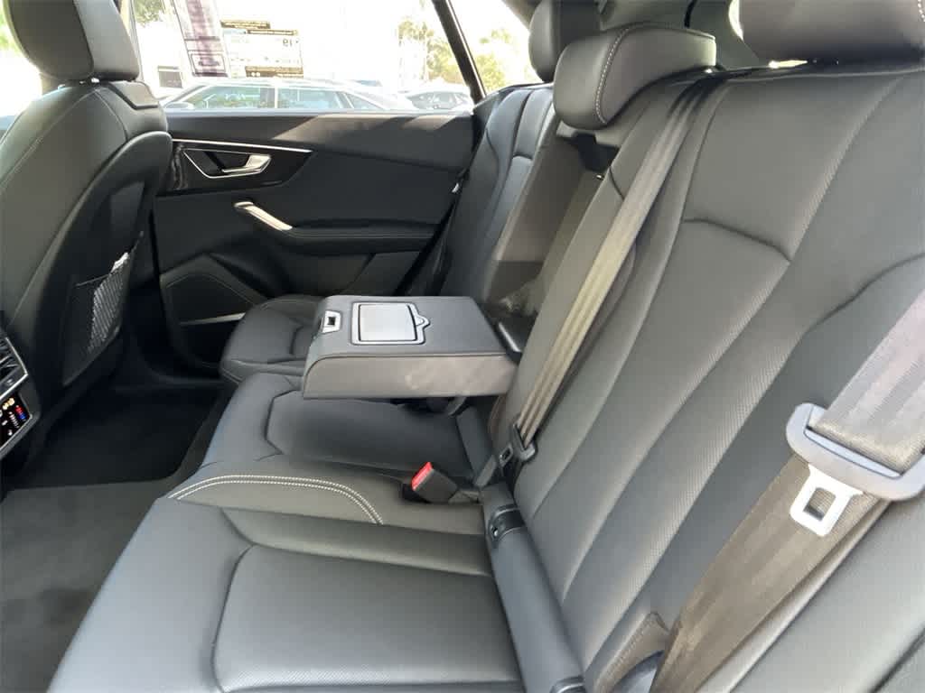 Thumbnail: 2025 Audi Q8 - 27