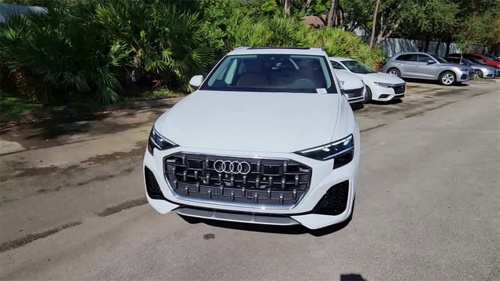 Thumbnail: 2025 Audi Q8 - 3