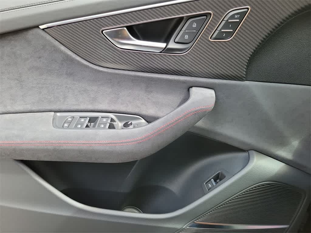 Thumbnail: 2026 Audi RS Q8 - 19