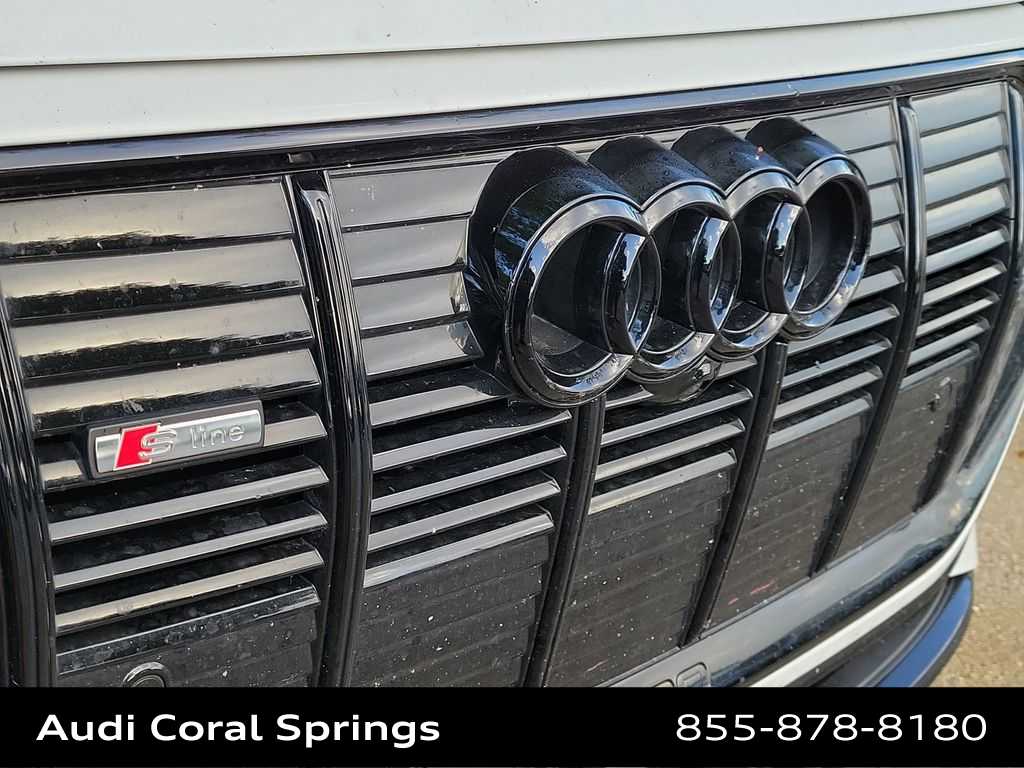 Thumbnail: 2023 Audi e-tron S - 22