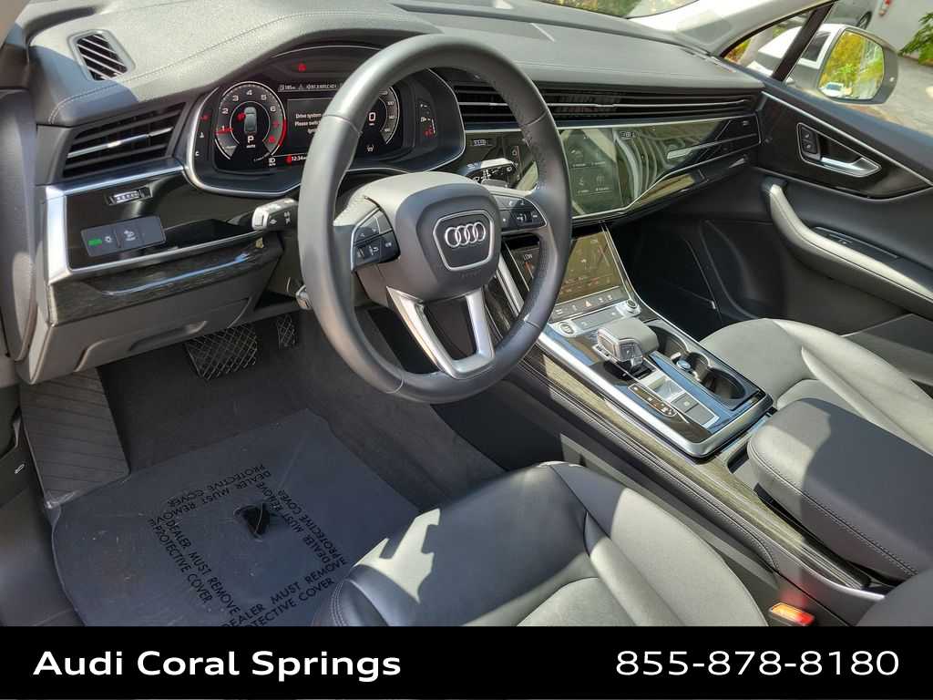 Thumbnail: 2023 Audi Q7 - 10