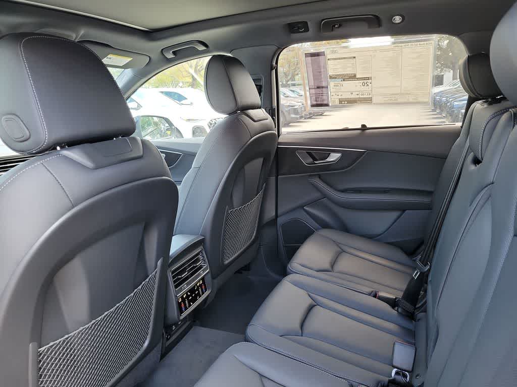 Thumbnail: 2026 Audi Q7 - 20