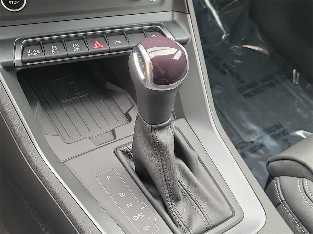 Thumbnail: 2025 Audi Q3 - 25