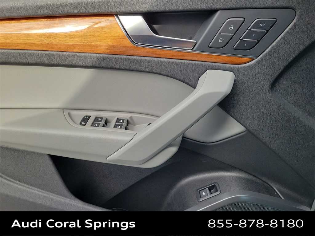 Thumbnail: 2022 Audi Q5 - 19