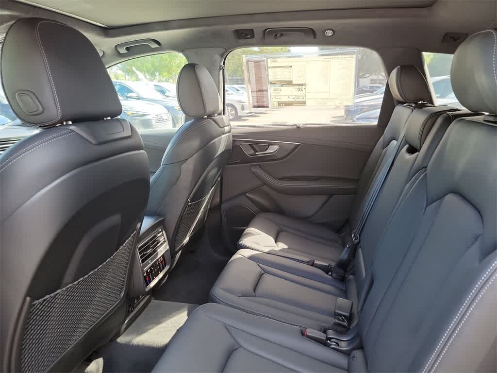 Thumbnail: 2026 Audi Q7 - 12