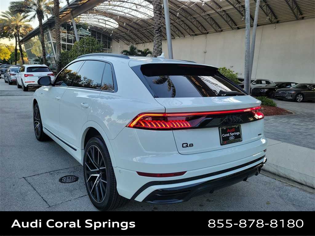 Thumbnail: 2022 Audi Q8 - 12