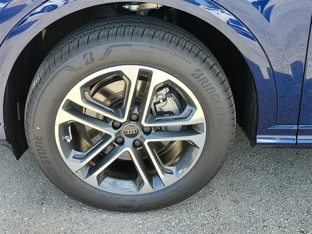 Thumbnail: 2025 Audi Q5 - 8