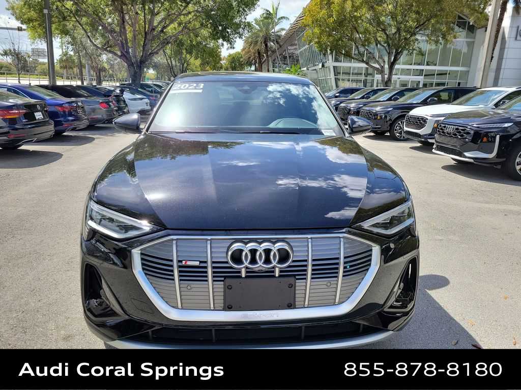 Thumbnail: 2023 Audi e-tron S - 14