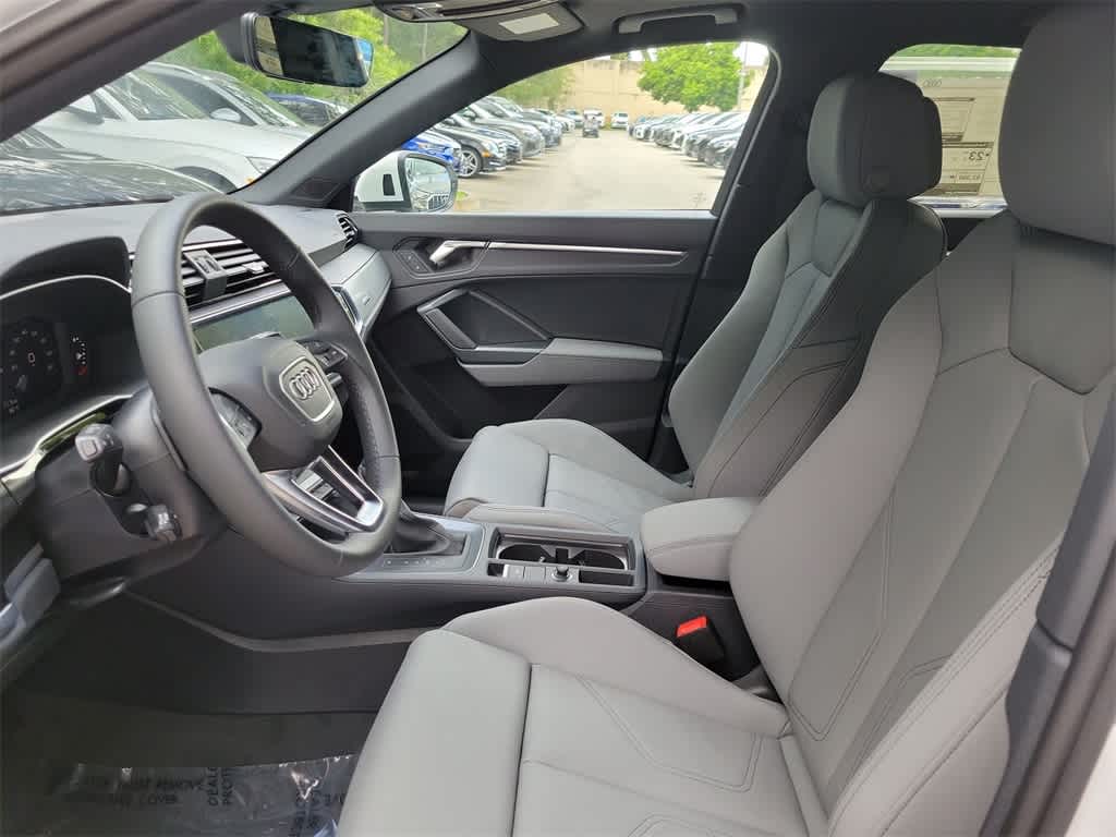 Thumbnail: 2025 Audi Q3 - 11