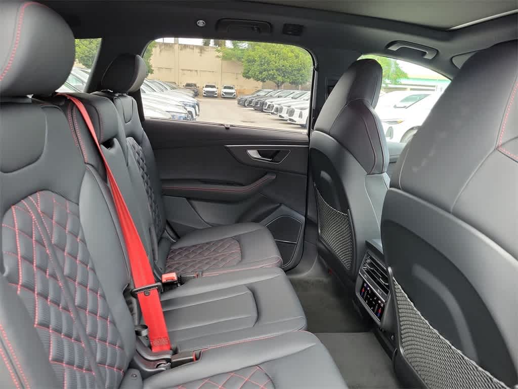 Thumbnail: 2026 Audi Q7 - 21