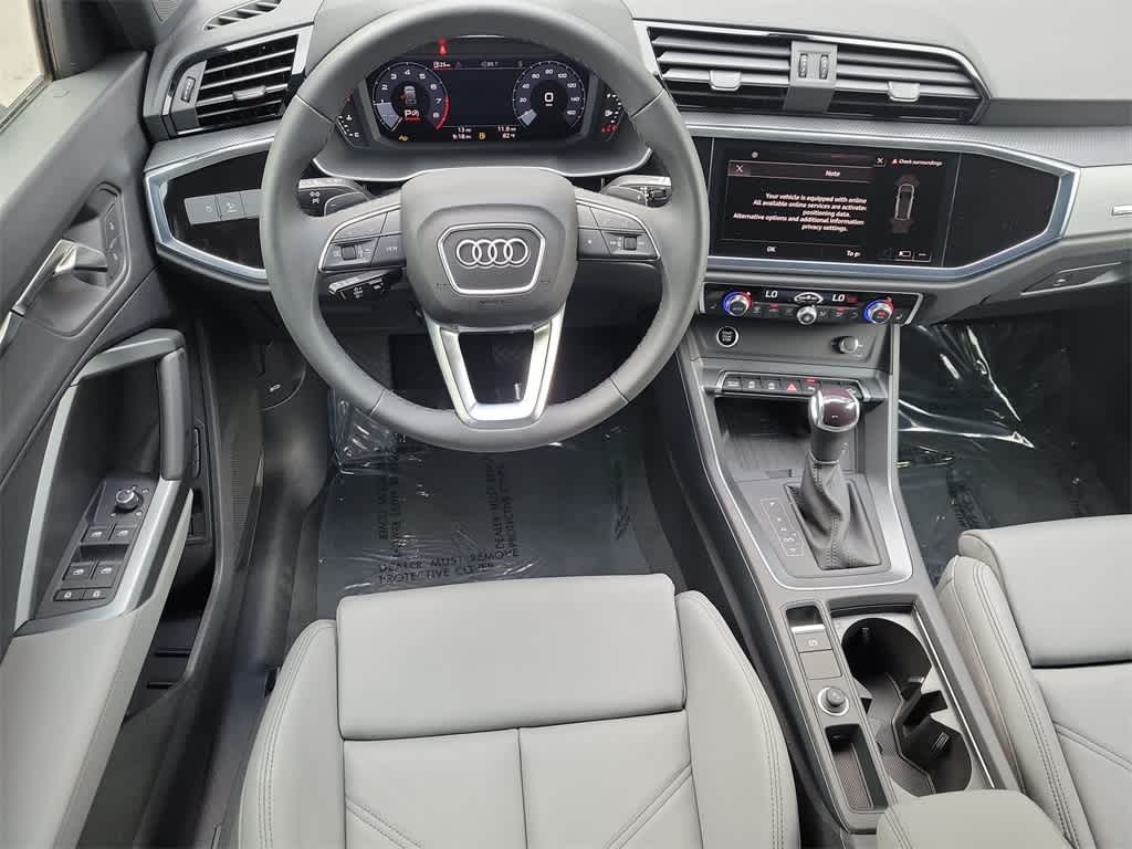 Thumbnail: 2025 Audi Q3 - 10