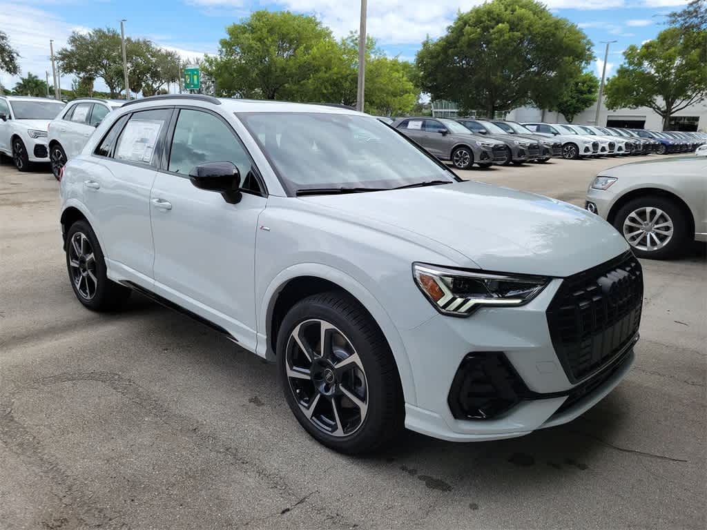 Thumbnail: 2025 Audi Q3 - 2