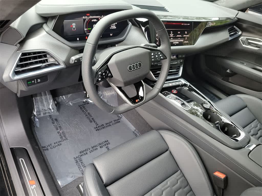 Thumbnail: 2025 Audi e-tron GT - 10
