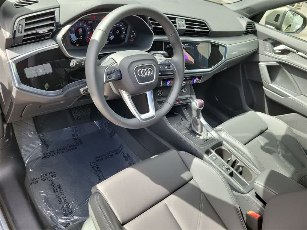 Thumbnail: 2025 Audi Q3 - 2