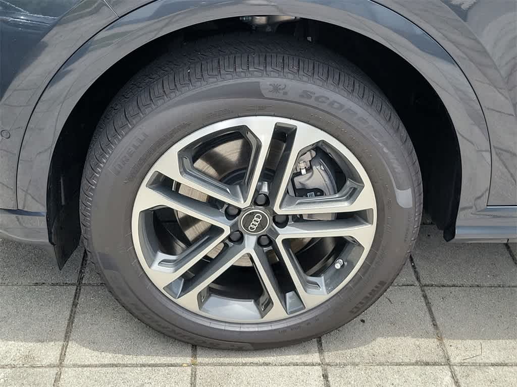 Thumbnail: 2025 Audi Q5 - 8