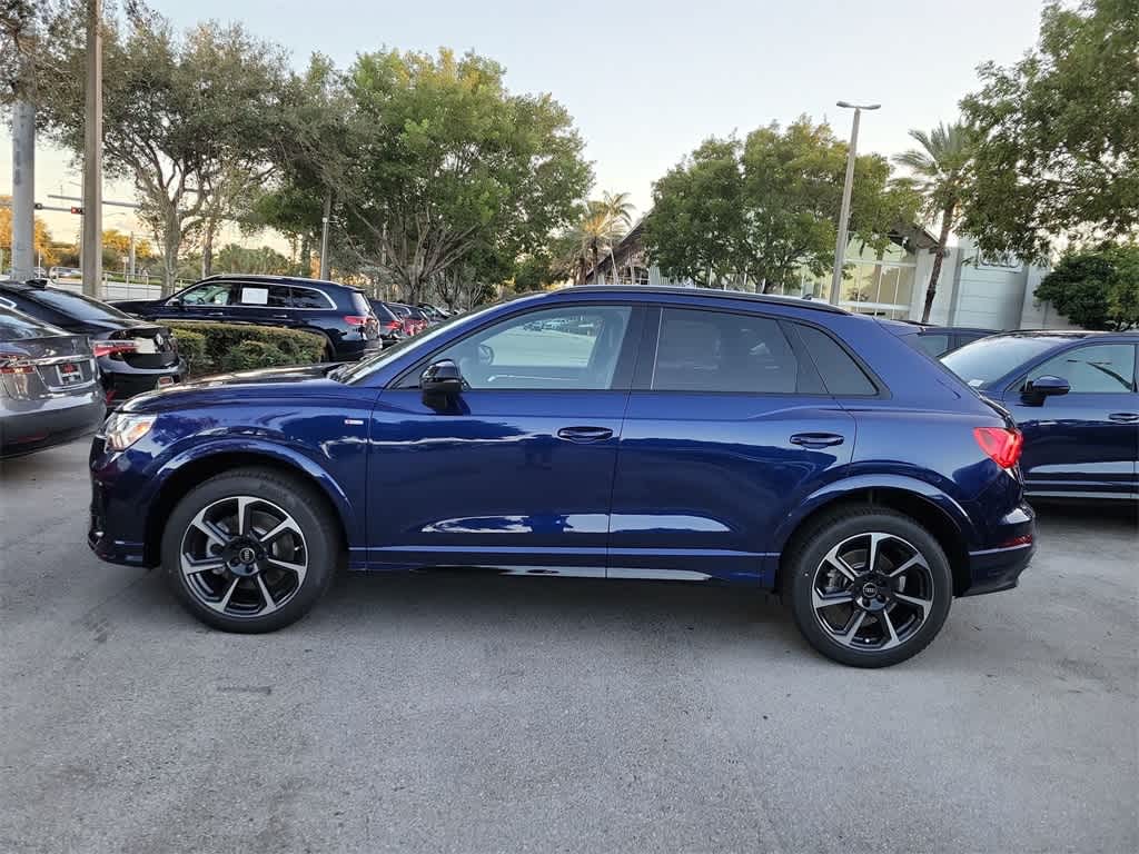 Thumbnail: 2025 Audi Q3 - 11