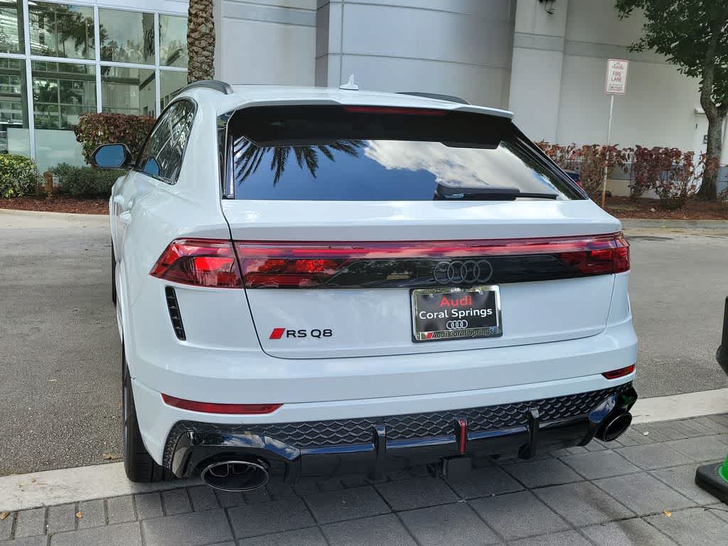 Thumbnail: 2026 Audi RS Q8 - 12