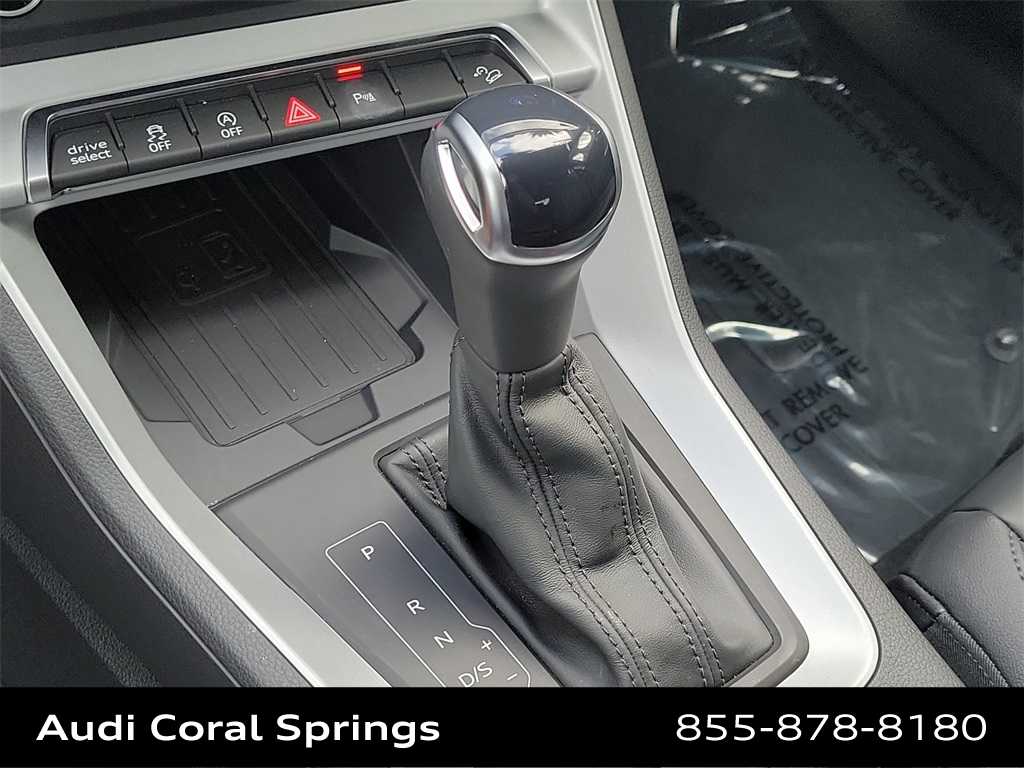 Thumbnail: 2025 Audi Q3 - 25