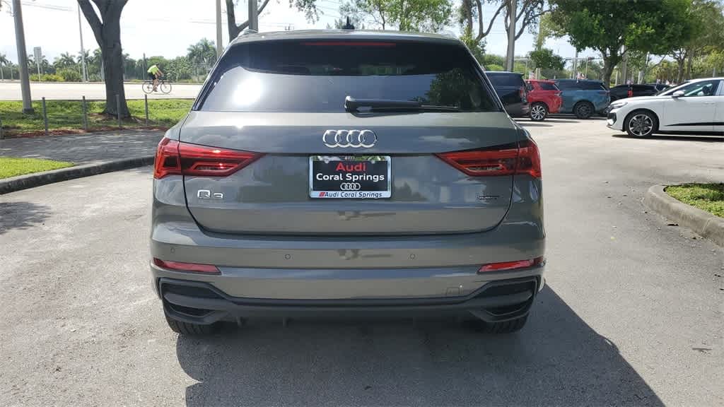 Thumbnail: 2025 Audi Q3 - 13