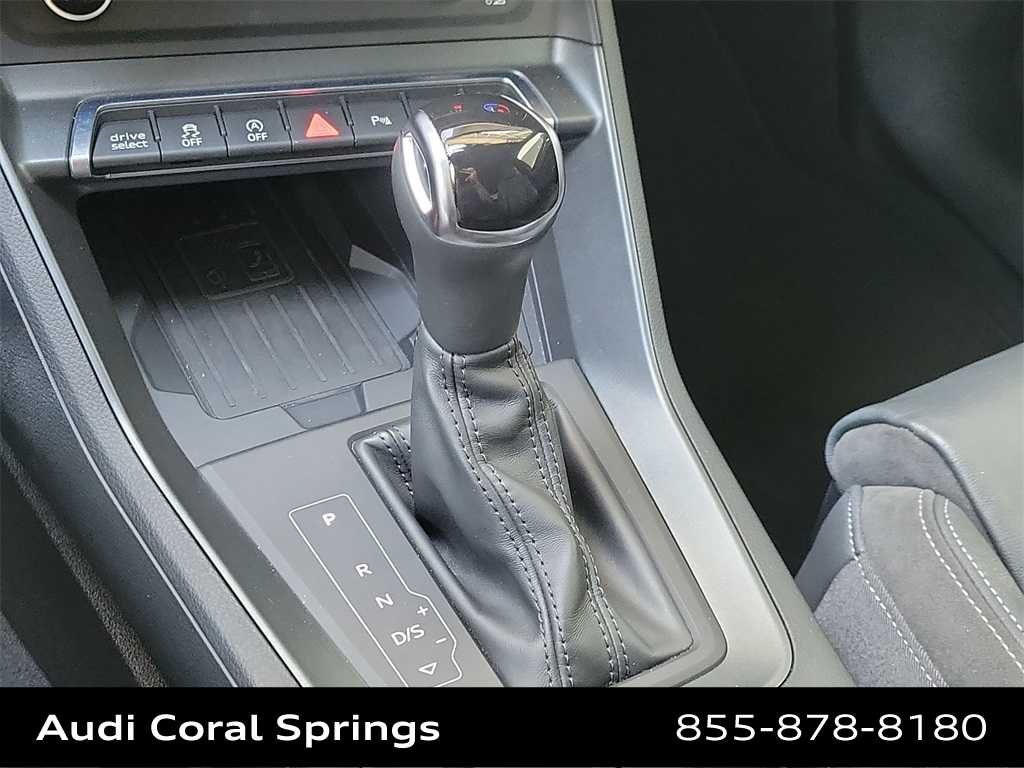 Thumbnail: 2021 Audi Q3 - 25