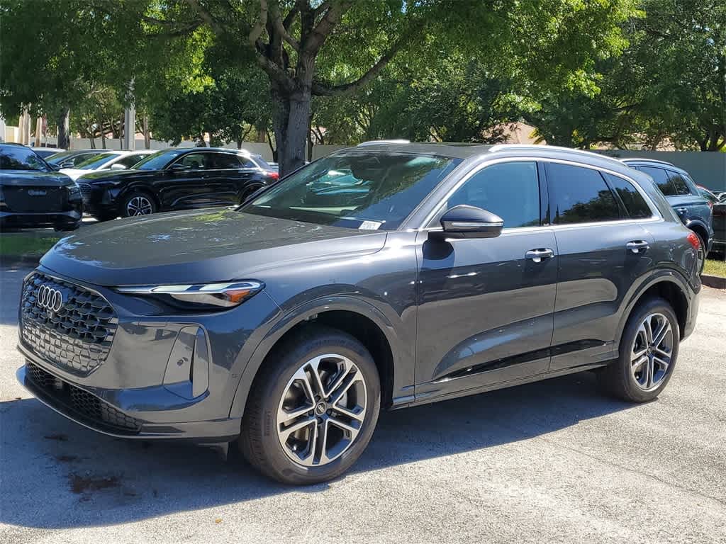 Thumbnail: 2025 Audi Q5 - 4