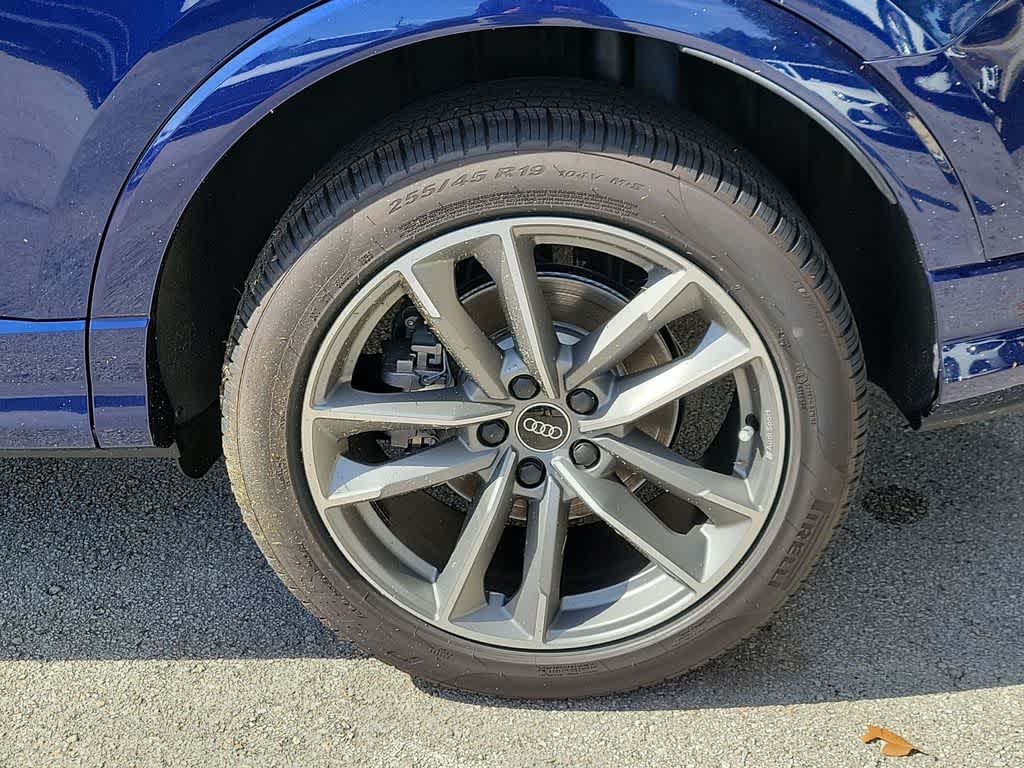 Thumbnail: 2025 Audi Q3 - 16