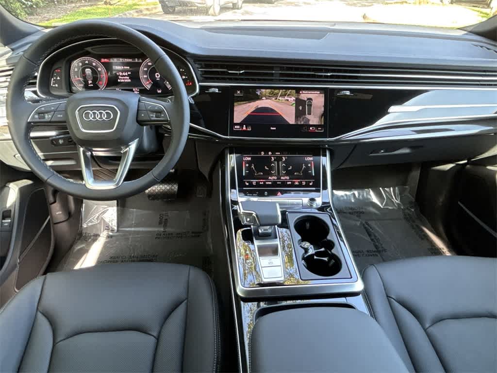 Thumbnail: 2025 Audi Q8 - 24