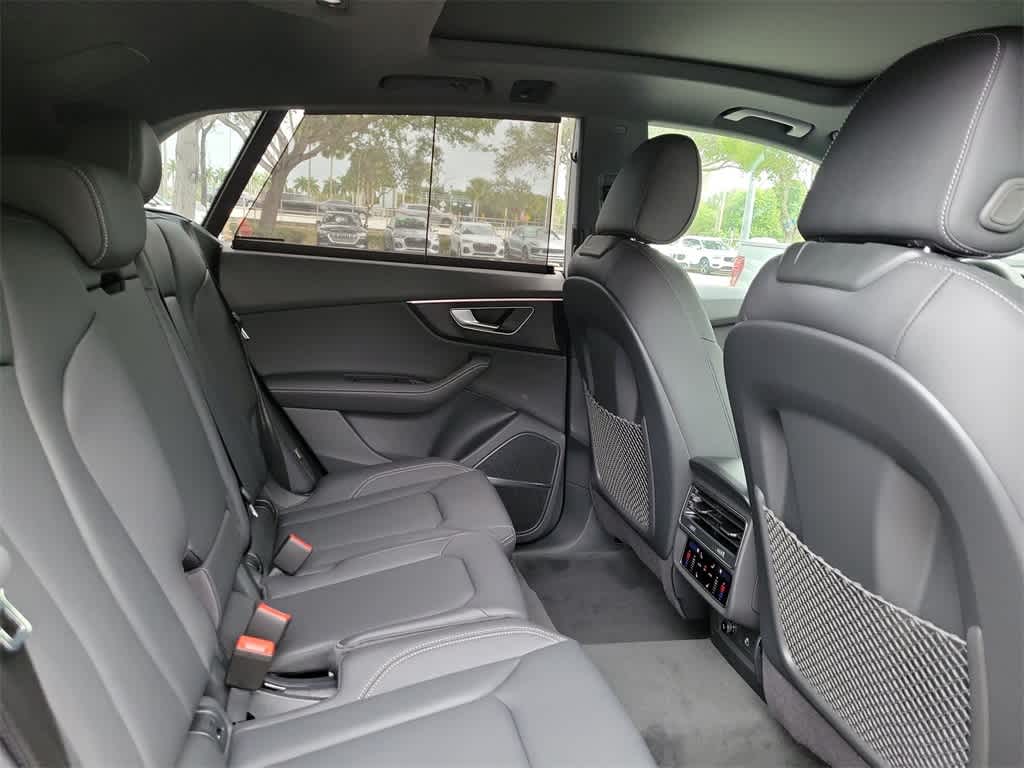 Thumbnail: 2026 Audi Q8 - 13