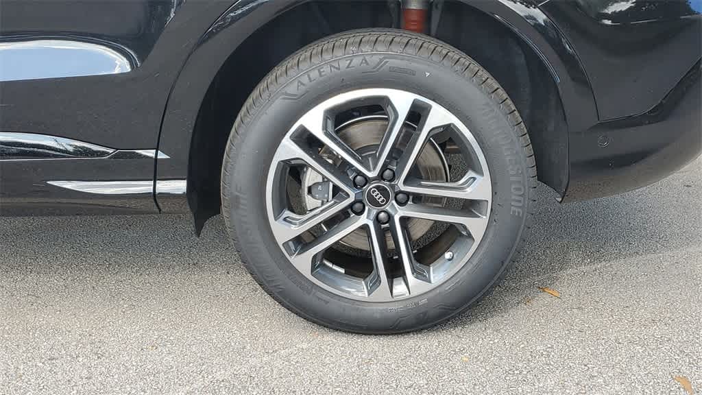 Thumbnail: 2025 Audi Q5 - 16