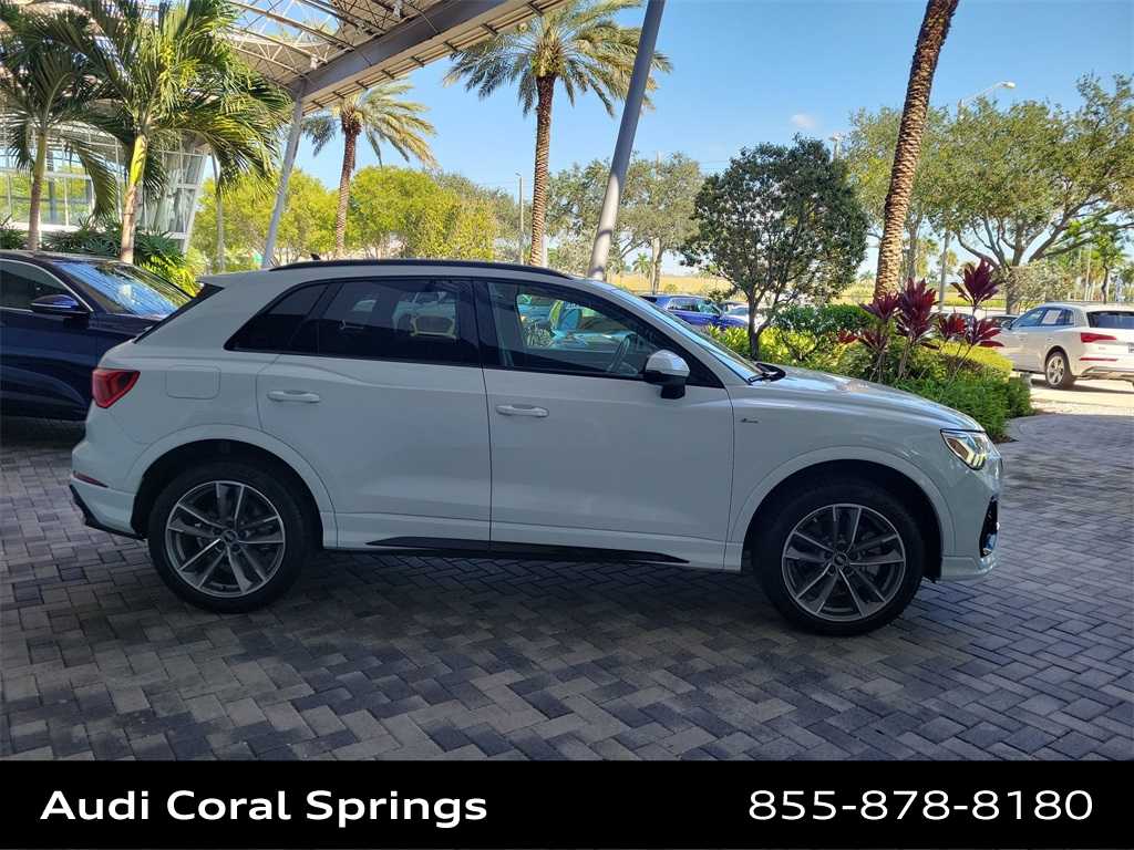 Thumbnail: 2021 Audi Q3 - 9