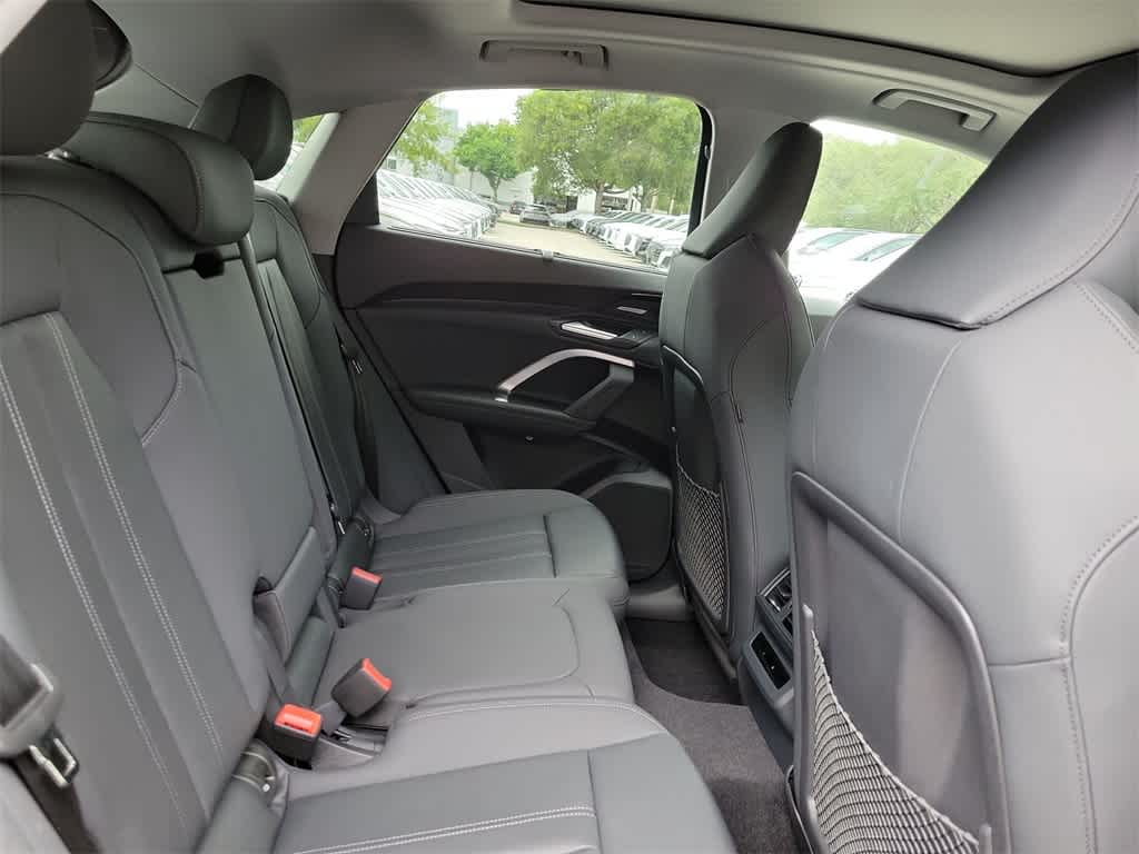 Thumbnail: 2025 Audi Q5 - 13