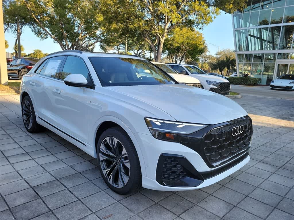 Thumbnail: 2026 Audi Q8 - 6