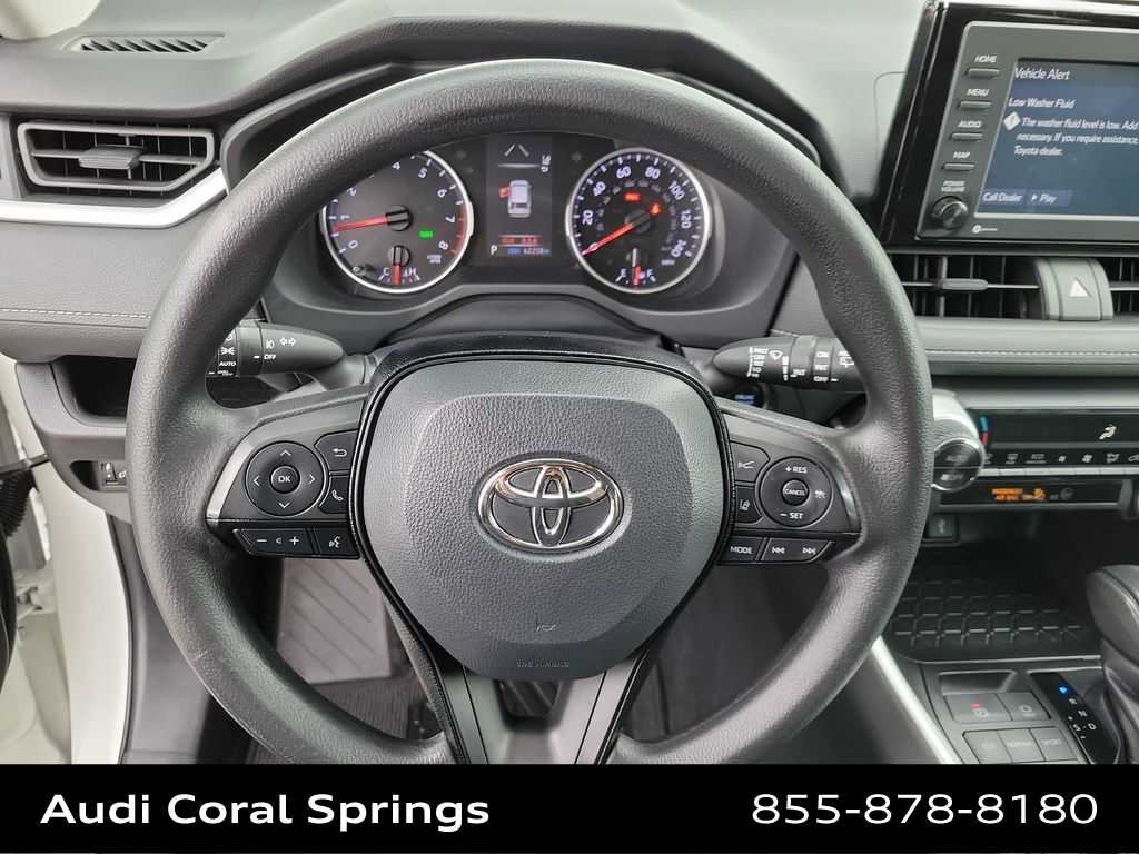 Thumbnail: 2021 Toyota RAV4 - 23
