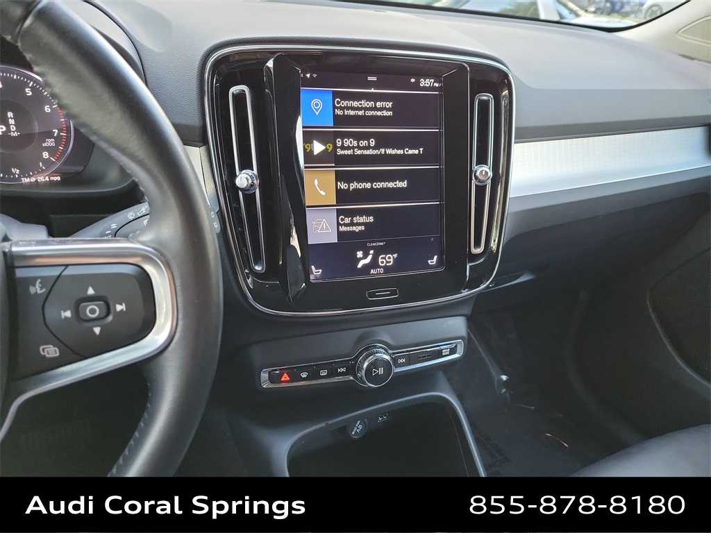 Thumbnail: 2020 Volvo XC40 - 16