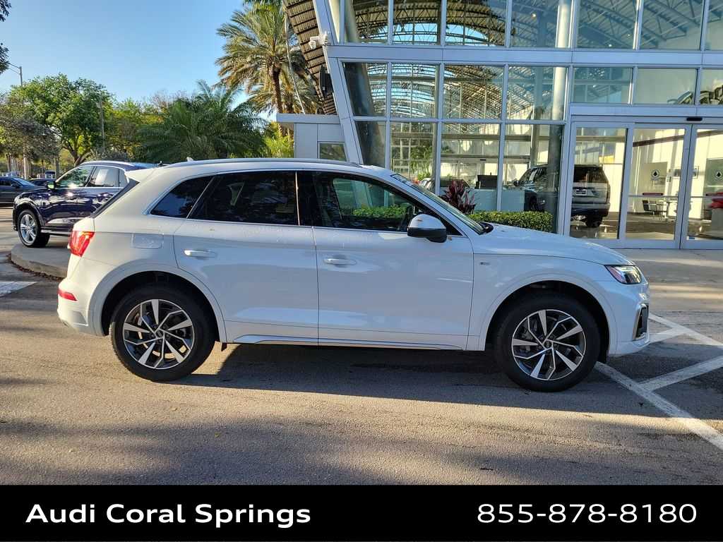 Thumbnail: 2023 Audi Q5 - 9