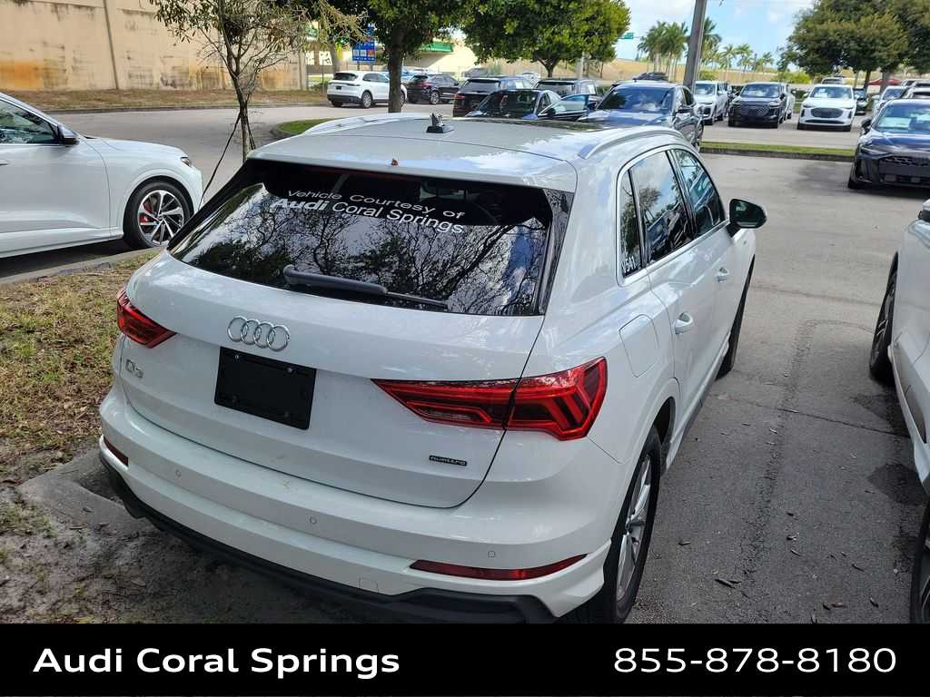 Thumbnail: 2025 Audi Q3 - 13