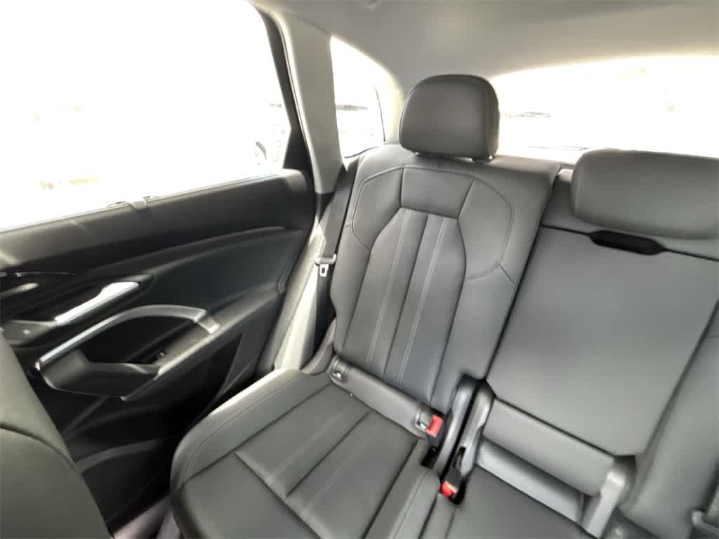 Thumbnail: 2025 Audi Q5 - 14