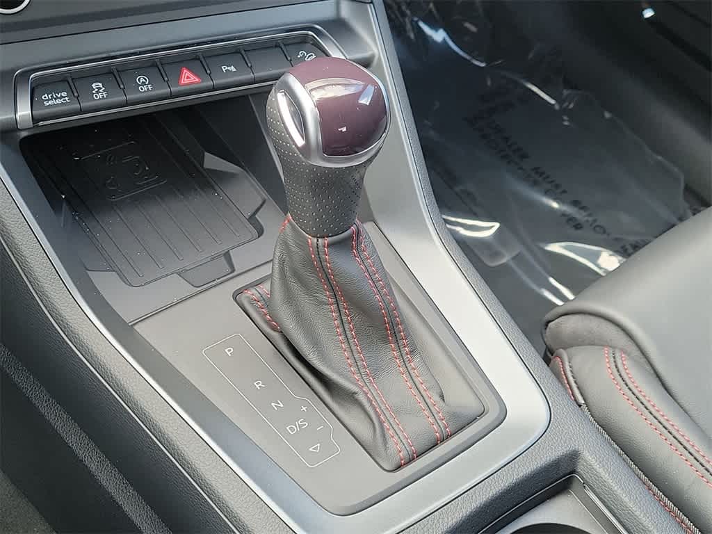 Thumbnail: 2025 Audi Q3 - 17