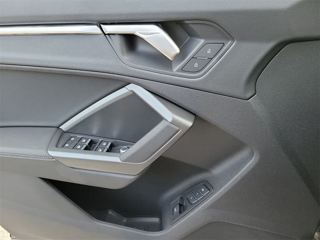 Thumbnail: 2025 Audi Q3 - 19