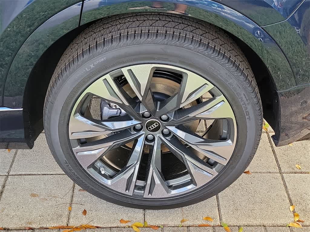 Thumbnail: 2026 Audi Q8 - 16