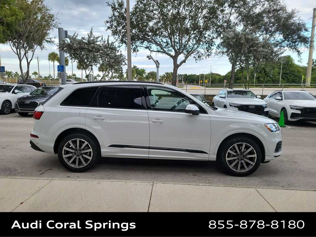 Thumbnail: 2023 Audi Q7 - 9