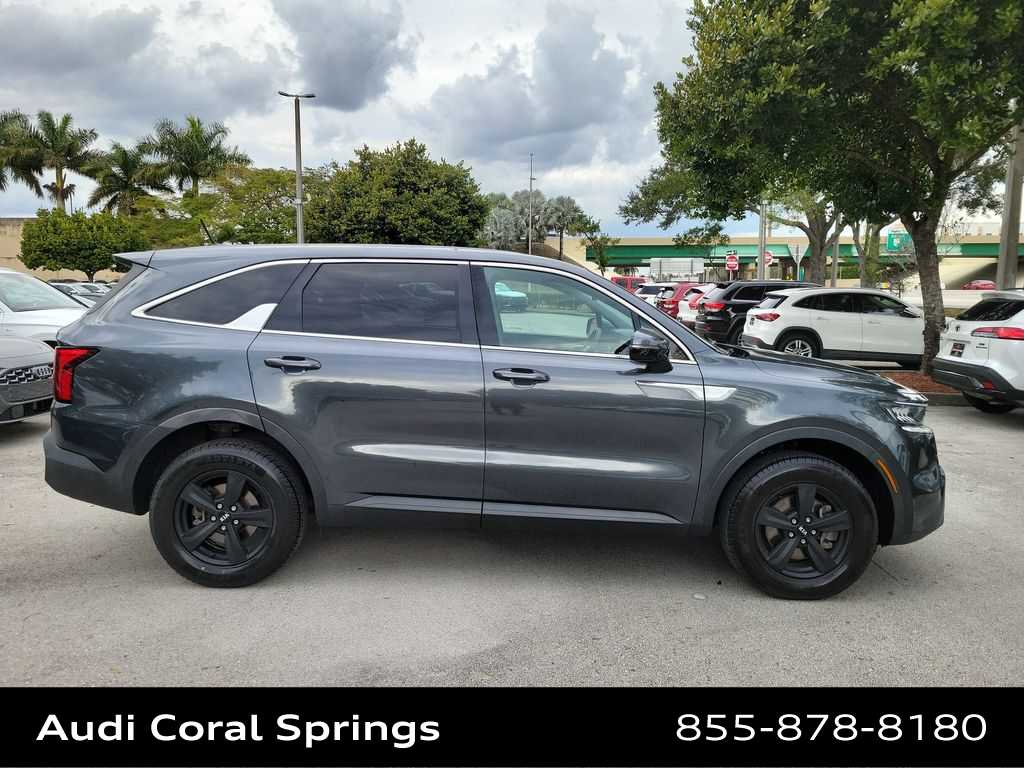 Thumbnail: 2021 Kia Sorento - 9