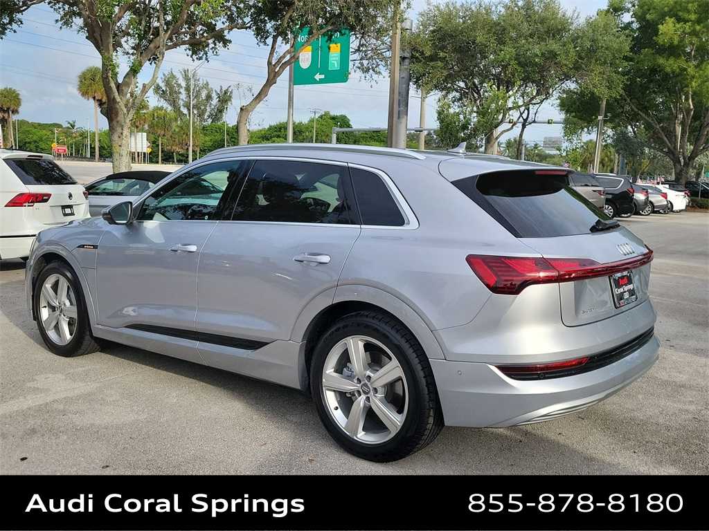 Thumbnail: 2019 Audi e-tron - 6