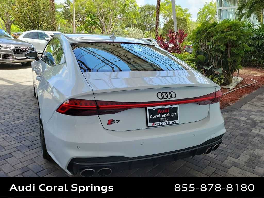 Thumbnail: 2022 Audi S7 - 3
