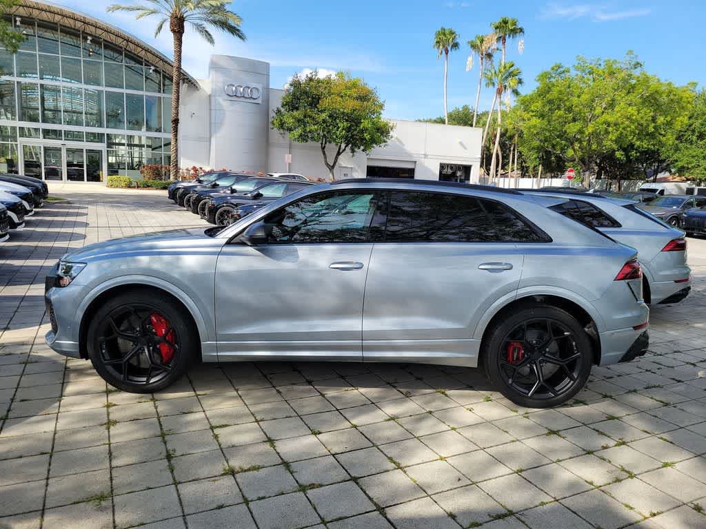 Thumbnail: 2026 Audi RS Q8 - 3