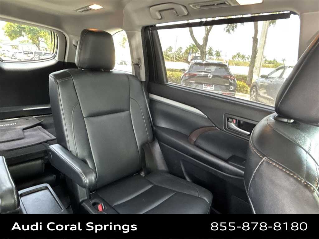 Thumbnail: 2017 Toyota Highlander - 12