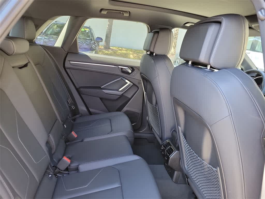 Thumbnail: 2025 Audi Q3 - 21